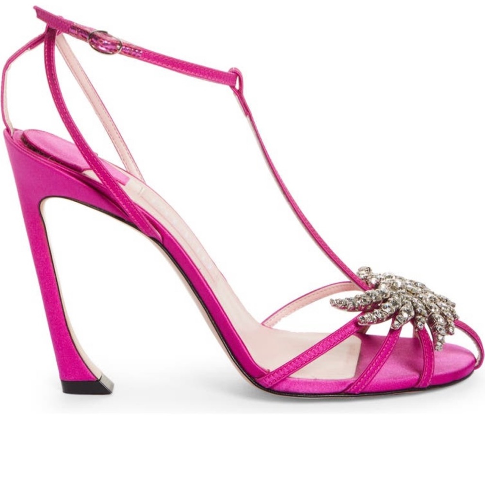 PIFERI Maggia Embellished T-
Strap Sandal